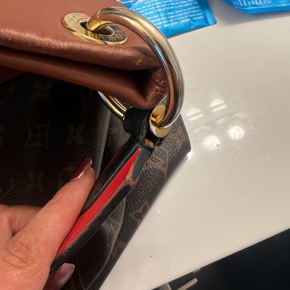 Authentic Lv - image 5